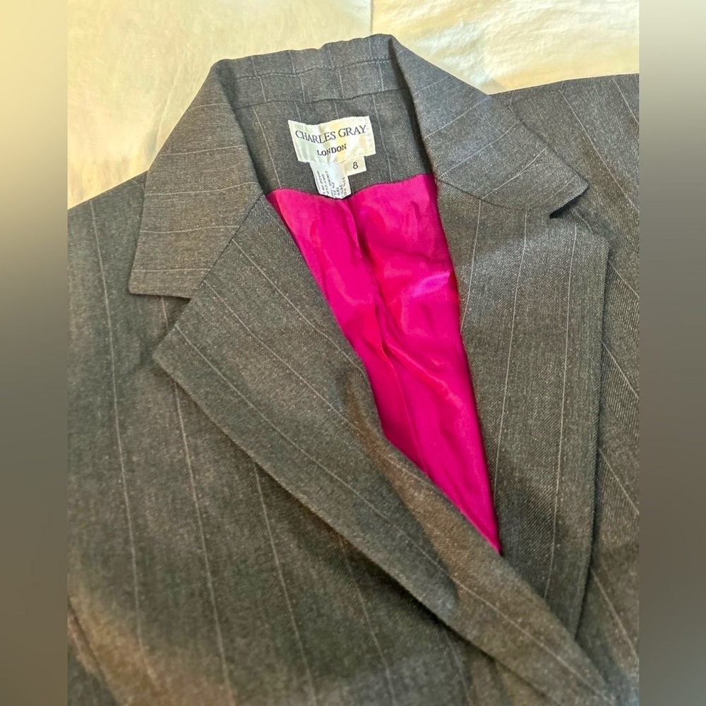 Charles Gray London Charcoal Gray Pinstripe Blazer Pink Accent Women’s Size 8